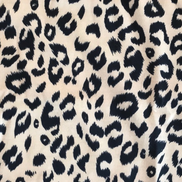 ❤️Clearance ❤️ Animal print Tee - Picture 4 of 4